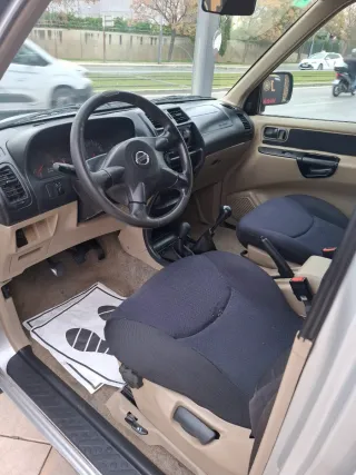 Nissan Terrano II 2003