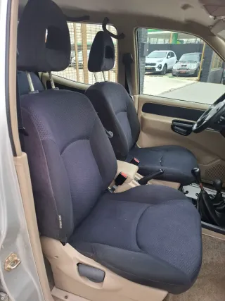 Nissan Terrano II 2003