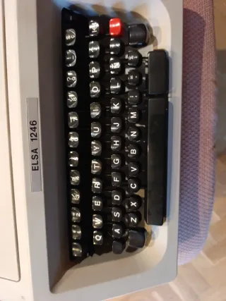 Máquina de escribir ELSA 1246, Olivetti
