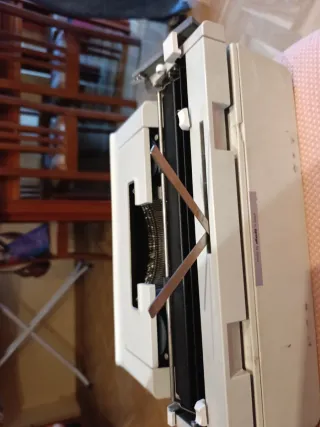 Máquina de escribir ELSA 1246, Olivetti