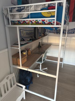 cama con escritorio debajo