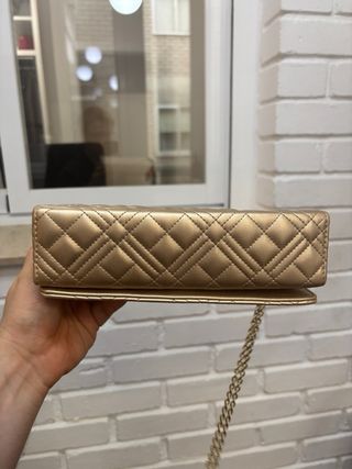 Bolso Love Moschino Dorado Matelassé