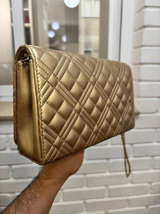 Bolso Love Moschino Dorado Matelassé
