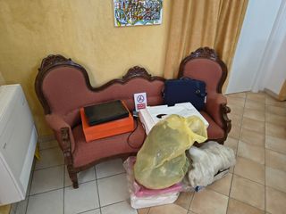 Divano vintage da restaurare