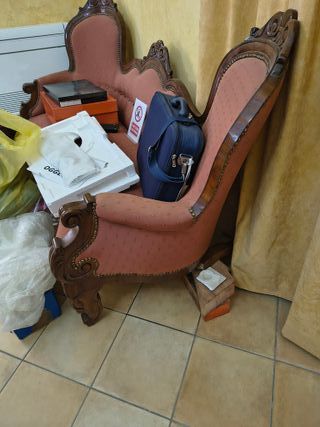 Divano vintage da restaurare