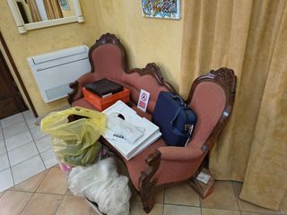 Divano vintage da restaurare