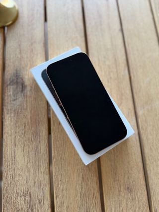 iPhone 16 Pro 128GB Dorado