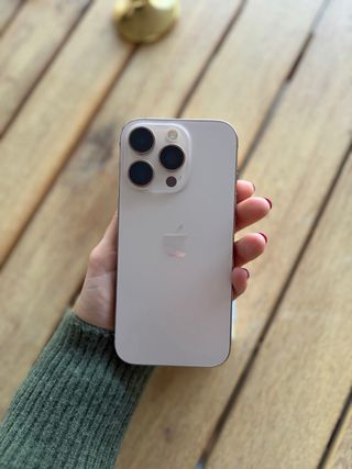 iPhone 16 Pro 128GB Dorado