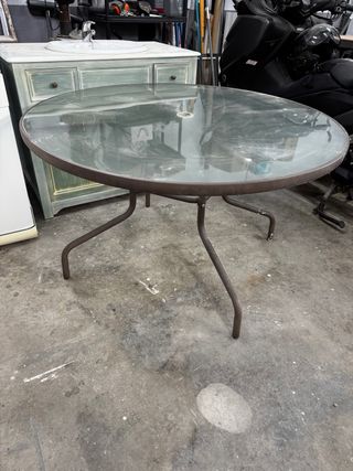 Mesa redonda cristal y metal