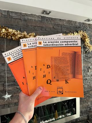 Libros escolares variados