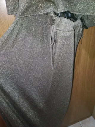 Traje de fiesta dorado y plateado Se usó una vez