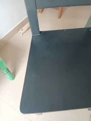 Silla de madera gris cobalto