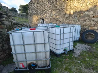Depósitos de agua 1000L