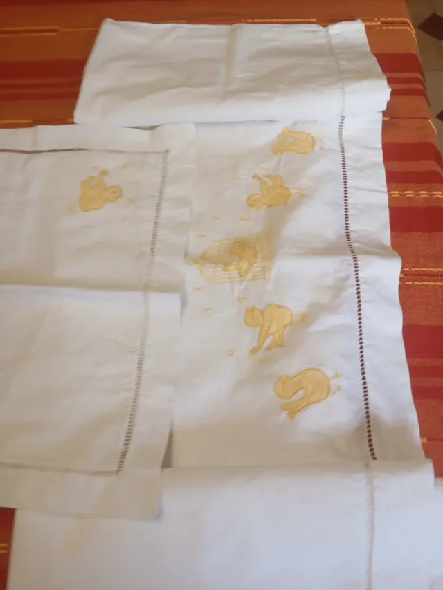 Juego cuna lino bordado mano nuevo