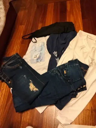 Lote de Ropa y Zapatos