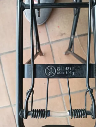 Portaequipajes aluminio negro para ruedas de 24,26