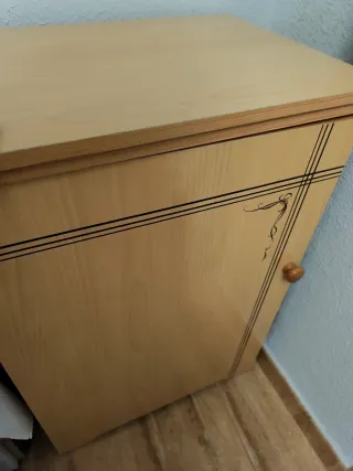 Máquina de coser Singer Beige.Mueble muy bonito.
