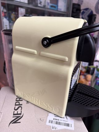 Cafetera Nespresso DeLonghi Inissia EN80.CW