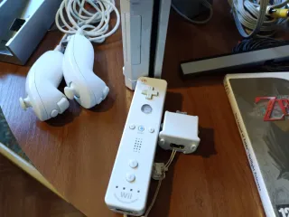 Consola Wii con 2 Nunchuk y 4 juegos
