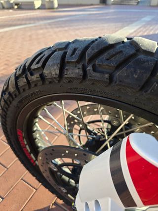 MOTO GUZZI V85TT  2021