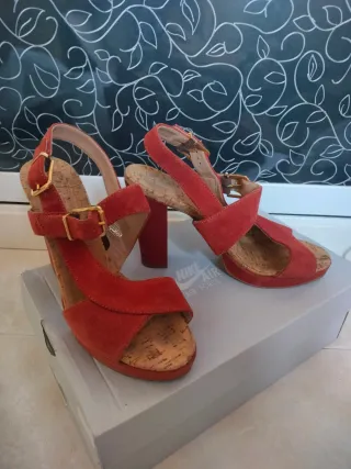 Tacones de piel color teja