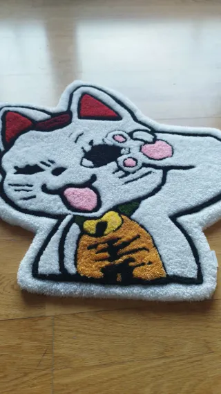 Alfombra DanDaDan Gato Suerte