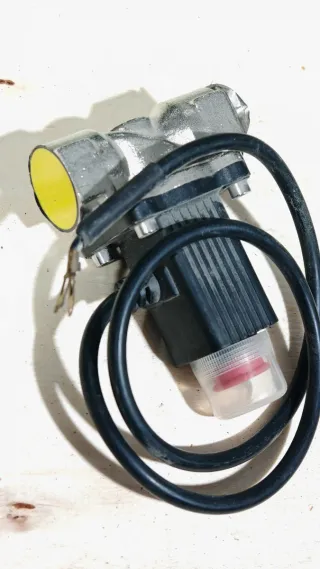 Válvula Solenoide Electromecánica