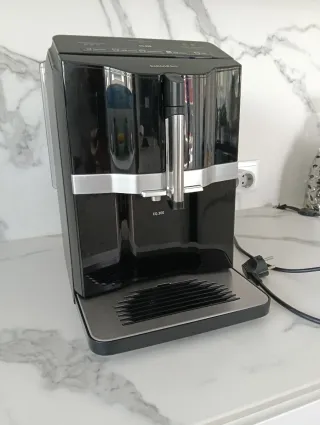 Cafetera Siemens EQ.300 Negra