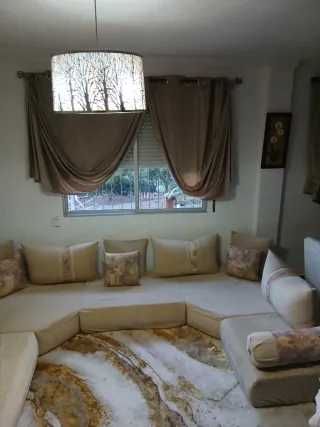 Sofá marroquí beige y dorado el precio lo hablamos