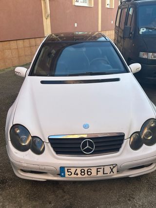 Mercedes-Benz Clase C 2004