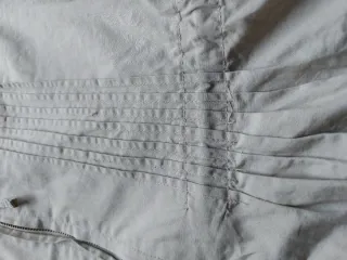 Gabardina Amichi 100% Algodón beige con cremallera