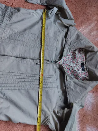 Gabardina Amichi 100% Algodón beige con cremallera