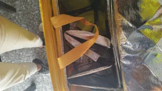 Mochila amarilla para repartidor