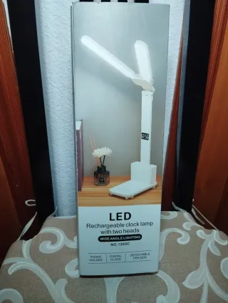 Lámpara Escritorio LED con Reloj Digital y Soporte