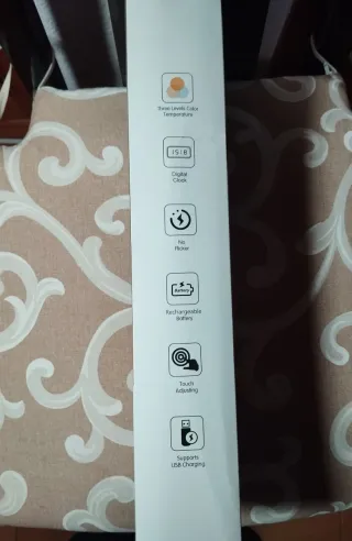 Lámpara Escritorio LED con Reloj Digital y Soporte