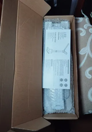 Lámpara Escritorio LED con Reloj Digital y Soporte