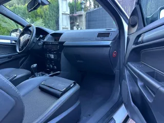 Opel Astra 2011