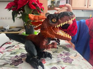 Dinosaurio de juguete realista