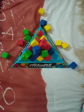 Juego de mesa PYRAMIDS