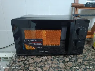 Microondas Taurus Compacto 700W 20L