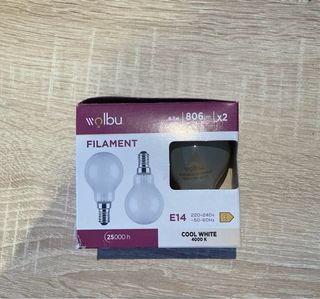 Dos bombillas Wolbu Filamento E14 6.5W 806lm