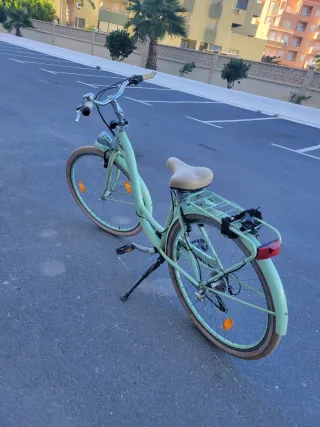 Bicicletas urbanas color menta y gris