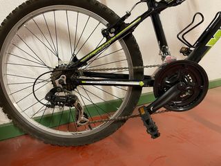 Bicicleta MTB Negra y Verde