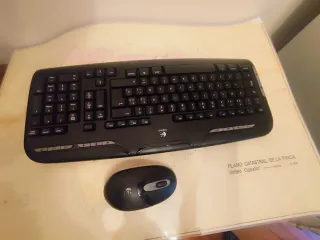 Teclado y ratón Logitech inalámbrico como nuevo