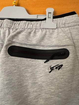 Pantalón chándal Pull and Bear gris