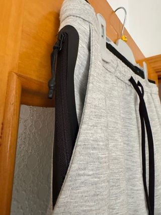 Pantalón chándal Pull and Bear gris