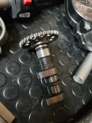 Árbol de levas LTZ400 IN