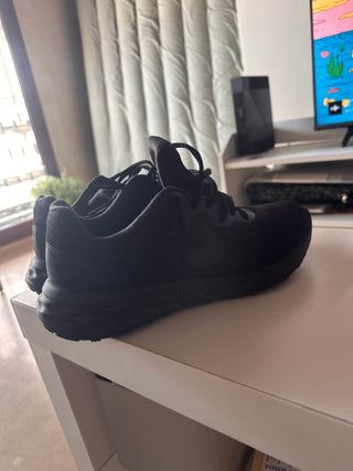 Zapatillas Nike Negras y Grises