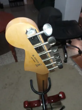 Fender Stratocaster Player 2