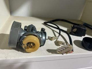 Carburador y interruptor Derbi